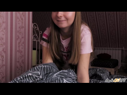 ❤️ Blondie imeb oma BFF-i sügavalt ja saab sperma suhu ️ Super seks at et.prendiporno.ru